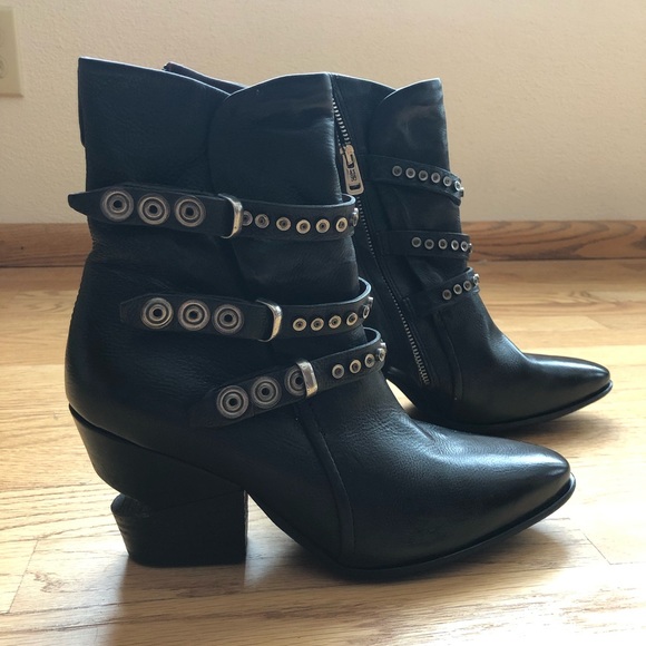 A.S. 98 Black Leather Booties Studded Straps Cut Out Heel Size 39 (US 8.5) - Picture 6 of 6